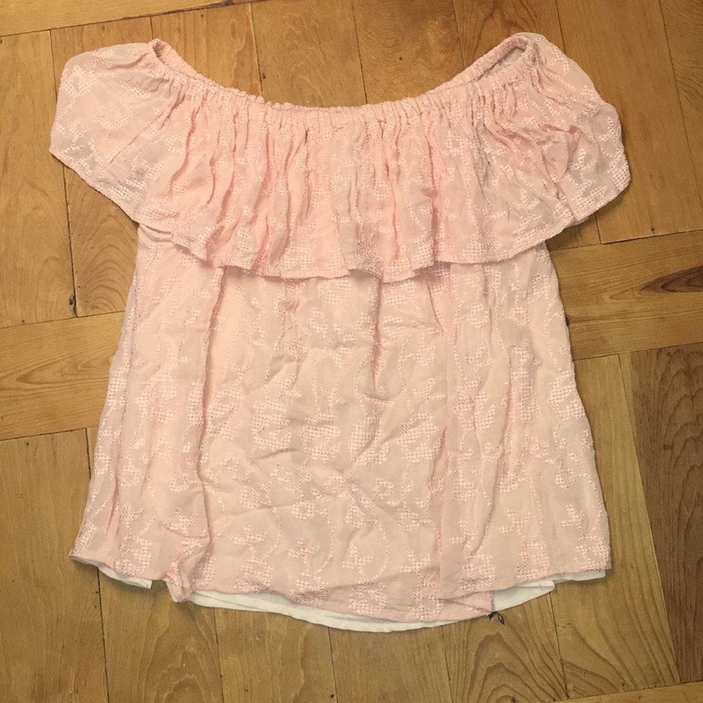 Pink off shoulder Lucky Brand top!